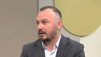 Photo of ,Секој ден очекувам да ми кажат да си одам од работното место“ – вели младиот Арсовски со напишани 46 труда на кој му ја поништија дипломата
