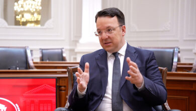 Photo of Николоски: Подобро да увеземе работници отколку да ги затвориме фабриките и нашите луѓе да останат на улица
