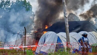 Photo of Демонстранти во Конго запалија центар за ебола по спор со властите за тело на починат