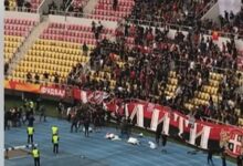 Photo of Тепачки,специјалци на полувремето на дуелот на Вардар против Шкендија. Комитите се истепаа меѓу себе