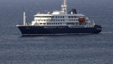 Photo of Грчки државјанин од крузерот со хантавирусот ќе биде пренесен во болница во Атина