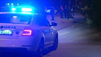 Photo of ГРУПА НАПАДНА СЕМЕЈСТВО ВО ЦЕНТАР, 8 ПРИВЕДЕНИ Родители претепани пред децата, фатени тројца малолетници