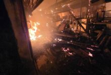 Photo of (Галерија) Магацин на поранешната Декортекст изгоре вечерва и ги вознемири жителите на Радовиш