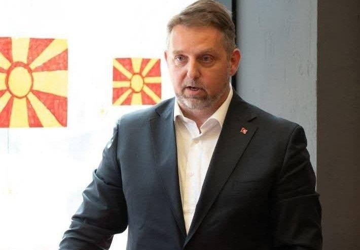 Фокус- Лукровски го фатило паника од одговорност и не потпишува ништо. ВМРО ДПМНЕ не му прифатило оставка