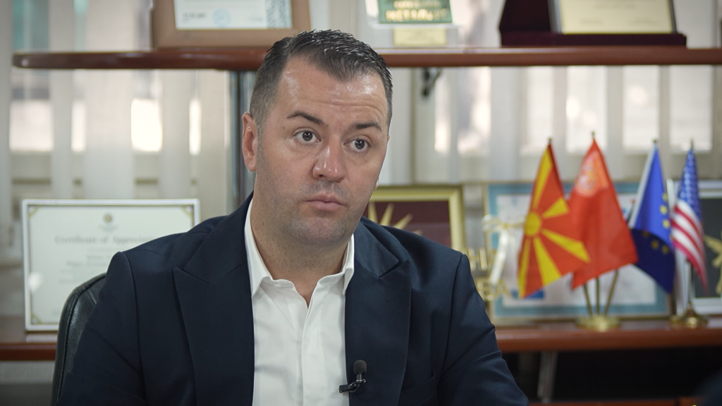 Стефковски со осуда за инцидентот во Ченто: Повредениот ученик е во болница и е во добра здравствена состојба