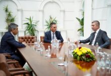 Photo of Работна средба во Владата: Мицкоски, Касами и Меџити бараа уставно решение за правосудниот испит
