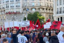 Photo of Албанскиот амбасадор, Мејдани: Студентите бараат достоинство, а не привилегии