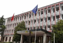 Photo of Албанија го отфрли барањето за повлекување на дипломатите од Киев, го осуди и инцидентот со паднатиот дрон во Романија