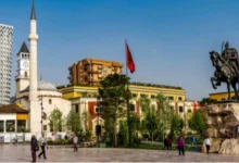 Photo of Секој трет албански граѓанин не може да си дозволи еднонеделен одмор, да плати кирија или сметки