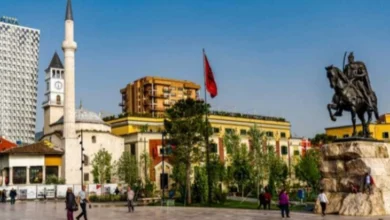 Photo of Секој трет албански граѓанин не може да си дозволи еднонеделен одмор, да плати кирија или сметки