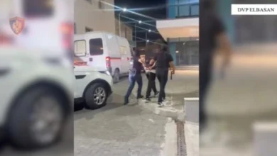 Photo of Албанската полиција уапсила стружанец кој во гума на комби возило криел килограм хероин