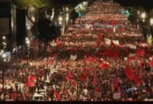 Photo of Во Тирана одржан најмасовниот протест против “Зврнец”, учествуваа 250 илјади демонстранти, меѓу нив и  Албанци од дијаспората