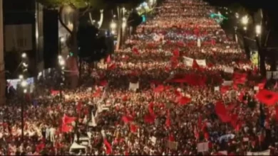 Photo of Во Тирана одржан најмасовниот протест против “Зврнец”, учествуваа 250 илјади демонстранти, меѓу нив и  Албанци од дијаспората