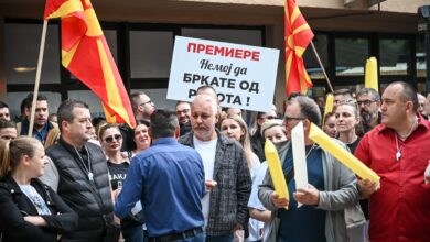 Photo of САКАМ ДА РАБОТАМ ДО ВЛАСТА: ЗОШТО ИГНОРИРАТЕ НАД 10 ИЛЈАДИ ВРАБОТЕНИ ВО ИГРИТЕ НА СРЕЌА?