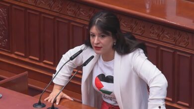 Photo of Ќе добие ли Тошковски нагон за апсење, праша Мојсоска со маица со палестинското знаме