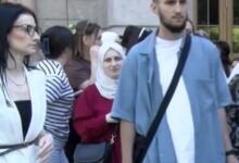 Photo of Цели пет месеци оставени се без плати: Вработени во здравство излегоа на протест