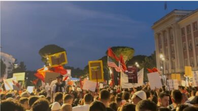 Photo of „Албанија не е на продажба“, масовен протест во Тирана против проектот на Кушнер