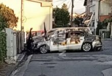 Photo of Запалени двете возила на адвокатот Асмир Алиспахиќ