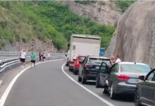 Photo of (ВИДЕО) Едно лице загина во тешка сообраќајна несреќа на патот Прилеп – Градско, кај Плетвар