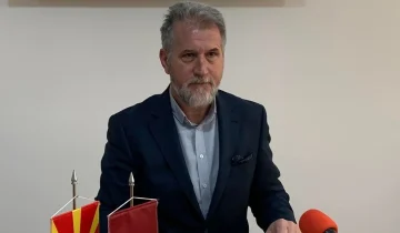 Photo of Дали Ацо и Данка Ристови се чувствуваат за политички влијателно семејство – прашање до првиот човек на РКЕ