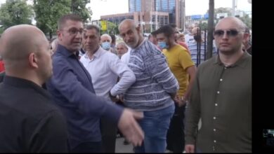 Photo of Левица: „Ќе одговара секој, па макар и роден брат“ – освен ако е од обезбедувањето на Мицкоски
