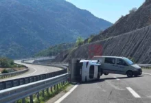 Photo of Се преврте приколка од товарно возило на автопатот кон Гевгелија