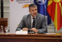 Photo of Перински ќе ги „чешла“ трошоците за лекувања во странство и боледувањата