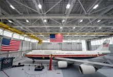Photo of Трамп го претстави новиот претседателски авион, катарскиот Боинг 747, вели дека е модифициран по негов вкус