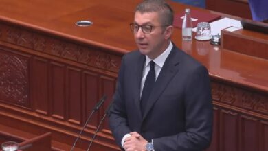 Photo of Мицкоски им се извини на пратениците за навредите. Се надевам дека никогаш нема да ни се повтори