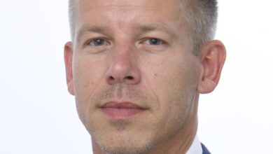 Photo of Маѓар тврди дека поранешниот претседател на Унгарија живее во луксуз и на сметка на граѓаните – во вила од 720 квадрати