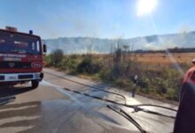 Photo of Пожарникарите и авионите се борат да го спасат селото Ратавица