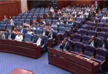 Photo of Пратениците на СДСМ, ДУИ и Алијанса за Албанците ја напуштија седницата откако не добија извинување од Стоилковиќ