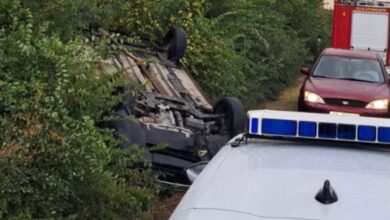 Photo of Превртен автомобил на патот кон Дојран – пожарникарите спасија приклештена жена