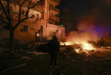 Photo of Тројца загинати и 13 повредени во руски напад врз предградие на Харков; Украина погоди три нафтени складишта во Ставрополскиот крај