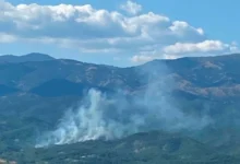 Photo of Пожарот кај село Бајково на Огражден повторно се активираше, три ер трактори се упатени да го гаснат