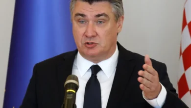 Photo of Милановиќ со критики за францускиот протокол: Вучиќ не требаше да биде сместен пред Пленковиќ на воената парада во Париз
