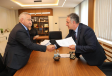 Photo of Алиу му ја предаде функцијата на Клековски