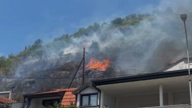 Photo of (ВИДЕО) Избувна пожар под тврдината Исар во Штип