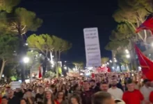 Photo of Одржан 40. антивладин протест во Тирана, демонстрантите револтирани и за издвоените 4 милиони евра за концертот на Вест, протест и пред министерството за културас