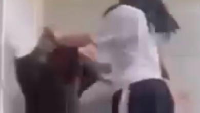 Photo of (ВИДЕО) Ново вознемирувачко видео од меѓуврсничко насилство во Куманово: Девојче опколено во ќош и удирано со шлаканици и клоци
