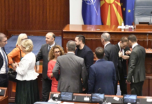 Photo of Потпретседателката Бендевска повторно ја прекина седницата за пратенички прашања по тензиите со пратеничката Илире Даути