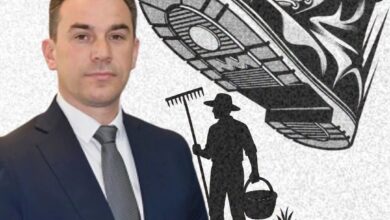Photo of ЛЕВИЦА: ОД ДПМНЕ ЛАЖАТ ДЕКА ГИ РЕШИЈА ПРОБЛЕМИТЕ НА СТРУМИЧКИТЕ ЗЕМЈОДЕЛЦИ – ОТКУПУВАЧИТЕ СÈ УШТЕ ЈА ДИКТИРААТ ЦЕНАТА