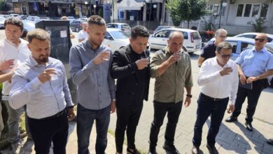 Photo of Неколку функционери се напија вода од чешма во Гостивар