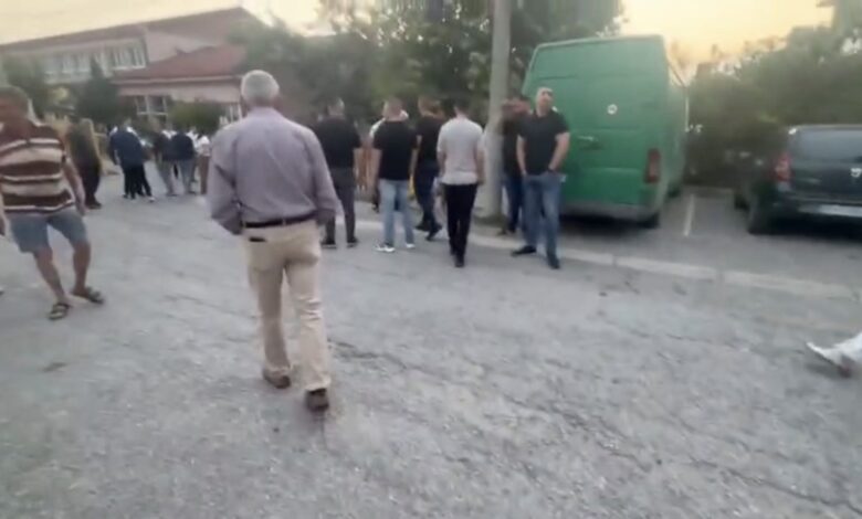 Photo of (Видео) Во Ново Село Организираната криминална група прати насилници да ги тепаат младите – затоа што се плашат од вистината