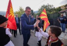 Photo of Официјална Тирана реагира зашто на фестивал во Пустец, во присуство на Мицкоски, не се интонирала и албанската покрај македонската химна