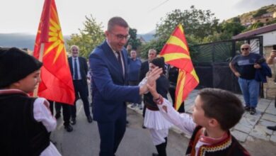 Photo of Официјална Тирана реагира зашто на фестивал во Пустец, во присуство на Мицкоски, не се интонирала и албанската покрај македонската химна