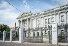 Photo of Владата очекува од директорот Китановиќ да се повлече доколку не се согласува со ставот дека Ратко Младиќ е осуден за геноцид