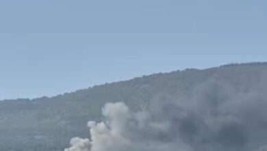 Photo of Гори двокатен автобус на Средно Водно – чадот видлив и од Скопје