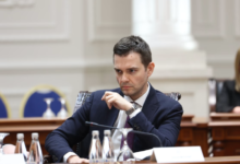 Photo of Муцунски се прости од кралот Харалд V: „Длабоко сум погоден од неговата смрт“