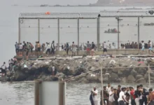 Photo of Шпанија ќе гради 500 метри заштитна бариера на морската граница